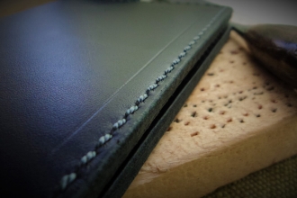 Чим обробляти краї шкіри, щоб виріб виглядав професійно