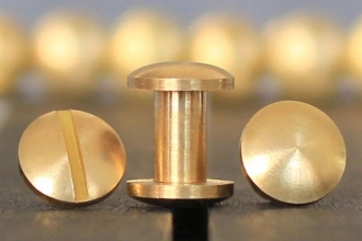 Гвинти чи хольнітени: що обрати для кріплення шкіри?