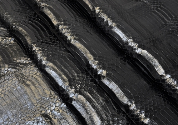 Кожа кобры глянцевая черная панель