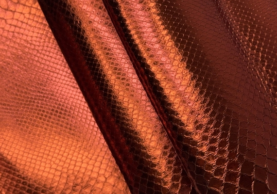 Питон на основе красный металлик отрезной