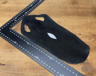 Скат 29х12 см черный не шлифованный с глазком