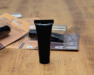 Шпаклевка эластичная для кожи Furniture Clinic FLEXIFIL 15 мл белая