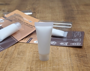 Шпаклевка эластичная для кожи Furniture Clinic FLEXIFIL 15 мл белая