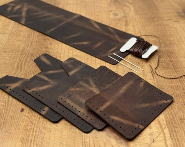 Кожаный конструктор: кошелек-зажим Crazy Brick