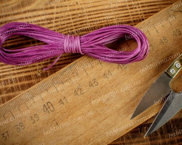 Вощена нитка відрізна, фіолетова, товщина 0.8 мм