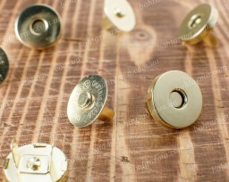 Кнопка магнитная 18 мм, золото, 1 шт