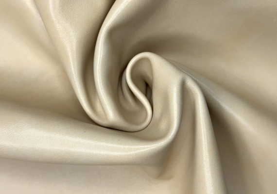 Шкіра МРХ 0.8 - 1.0 мм молочна Італія